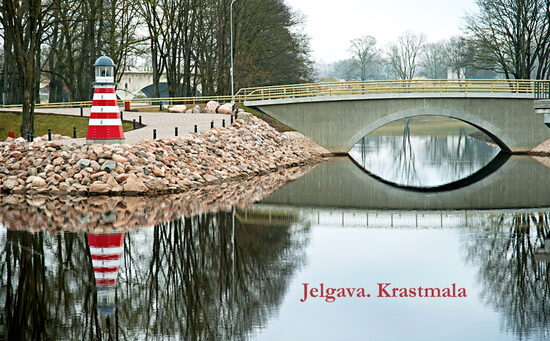 Mierīgā Jelgavas krastmala uz leduskapja magnēta