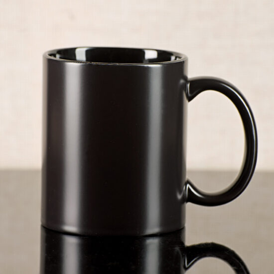 330ml Melna maģiskā krūze ar apdruku