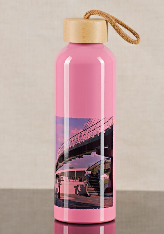 600 ml Alumīnija pudele ar Bambusa vāciņu - "Gājēju tilts" (rozā)