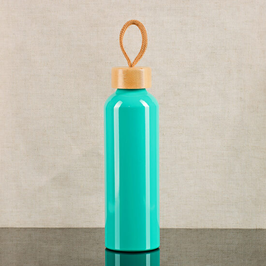 600ml ūdens pudele ar bambusa korķīti un tavu īpašo apdruku (tirkīzzila)