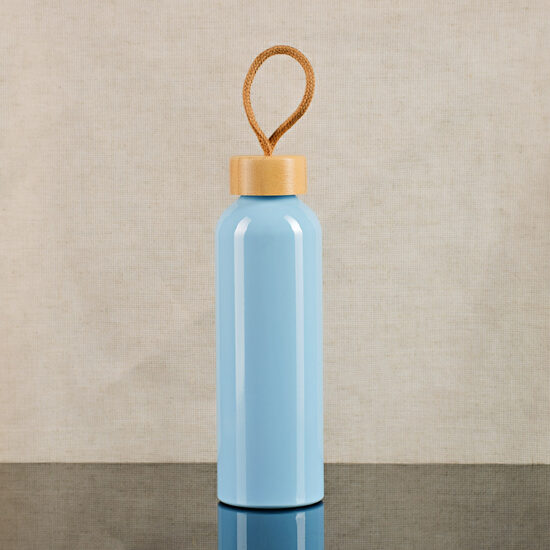 600ml ūdens pudele ar bambusa korķīti un tavu īpašo apdruku (zila)